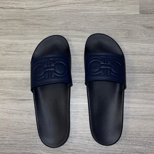 Mens Salvatore Ferragamo slides (groove)